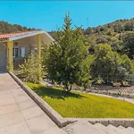 Villa Avó Zizi Alhoes, Bustelo, Gralheira e Ramires